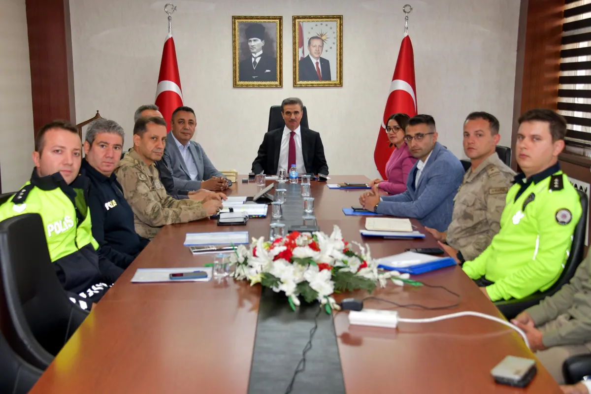 Gümüşhane Valisi Aydın Baruş, Karayolu Trafik Güvenliği Toplantısı'na Katıldı