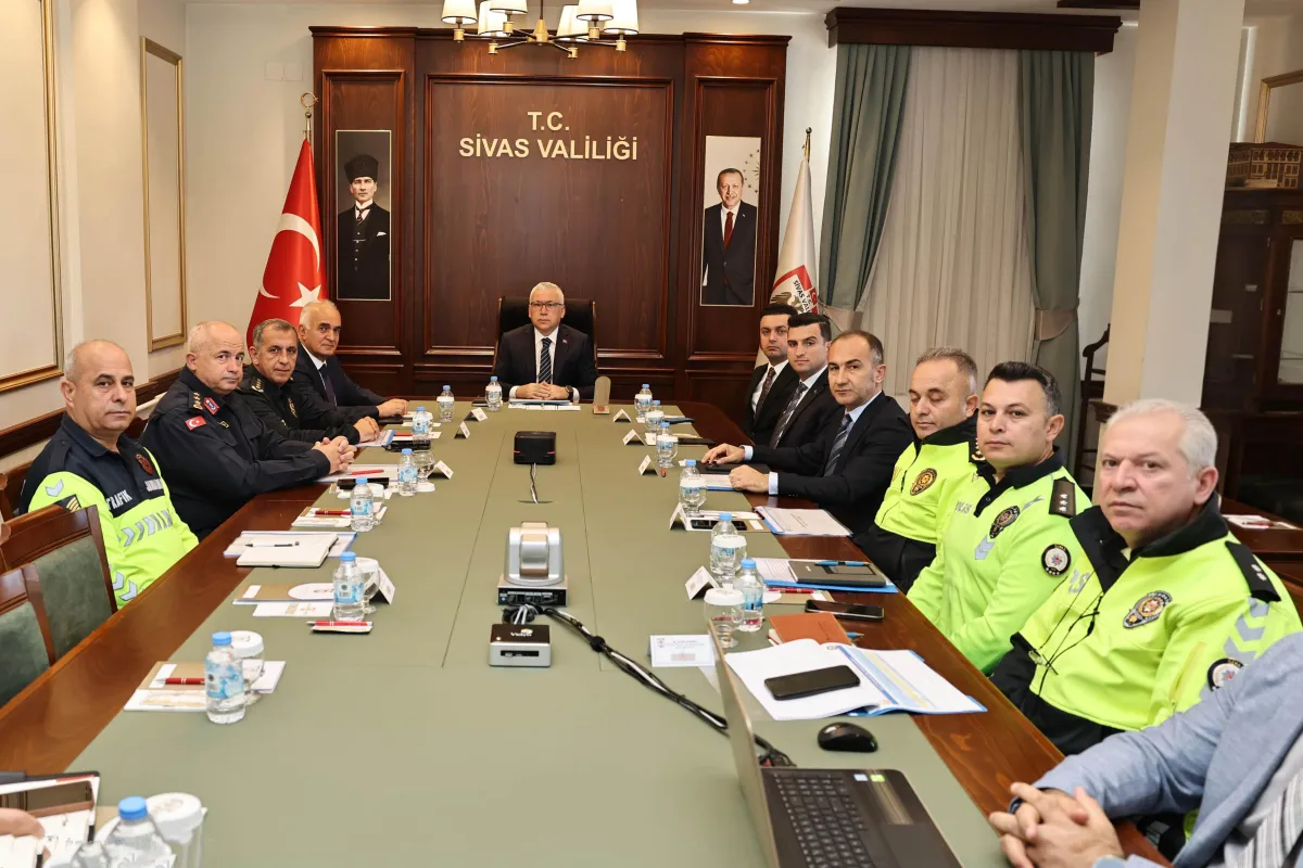 Sivas Valisi Şimşek'ten Trafik Güvenliği Vurgusu: İçişleri ve Ulaştırma Bakanları ile Toplantı