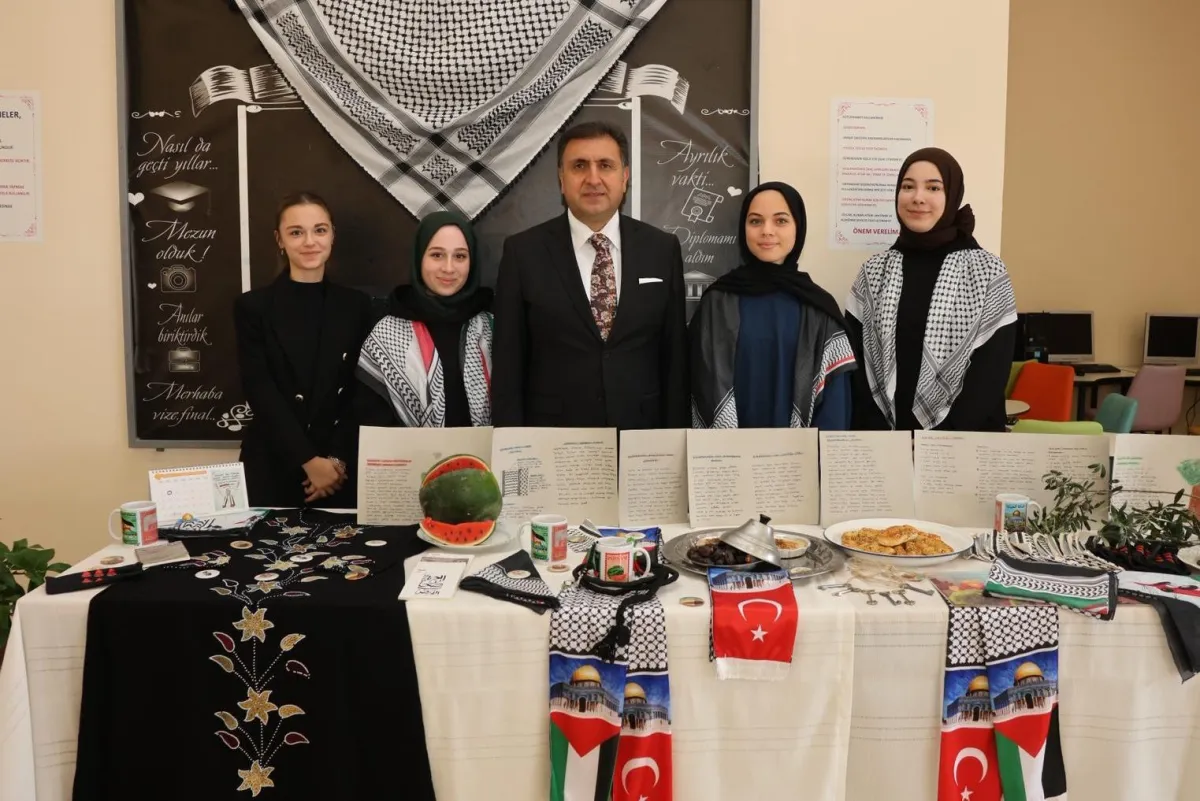 İstanbul İl Millî Eğitim Müdürü Yentür'den Maltepe Ziyareti: Gazze Farkındalık Sergisi İncelemesi