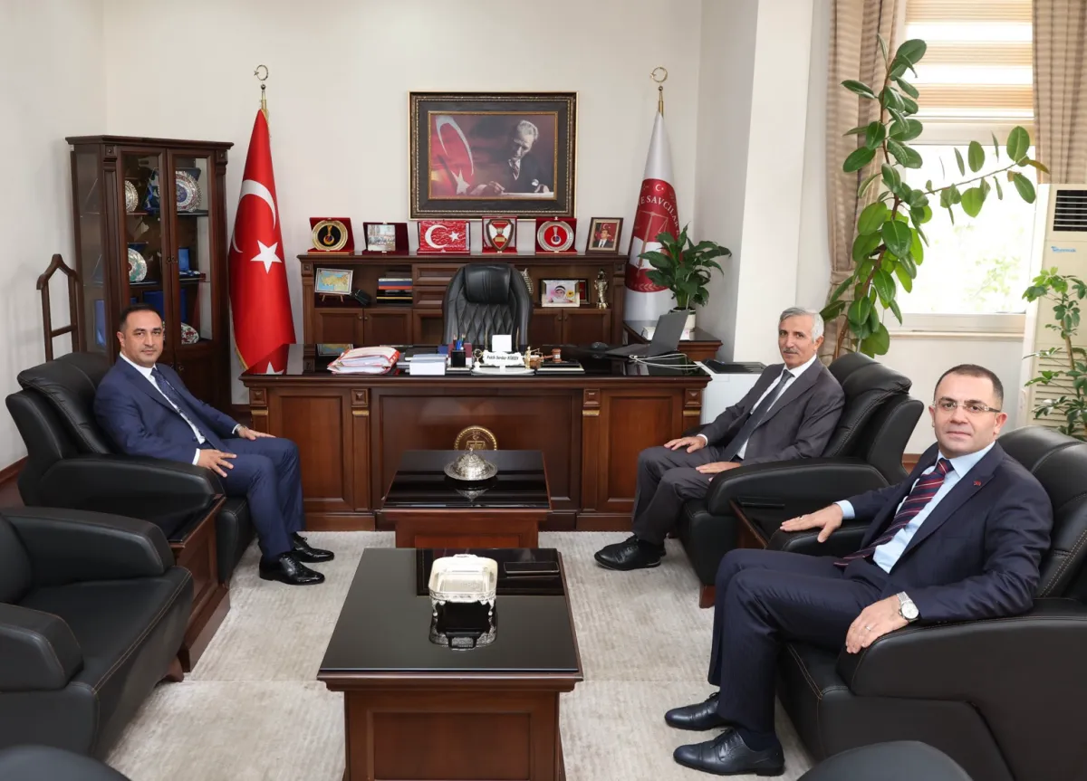 Kahramanmaraş Valisi Ünlüer'den Adliye Ziyareti: Yeni Görevlere Başlayanlara Ziyaret