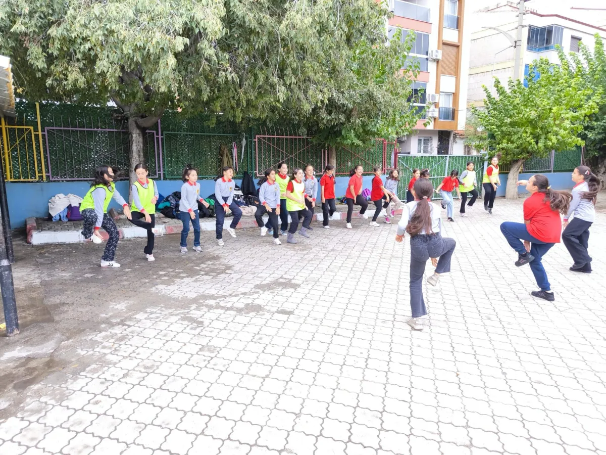 Manisa Gençlik ve Spor İl Müdürlüğü'nden Genç Yeteneklere Destek: Turgutlu'da İlkokul Öğrencilerine Spor Eğitimi