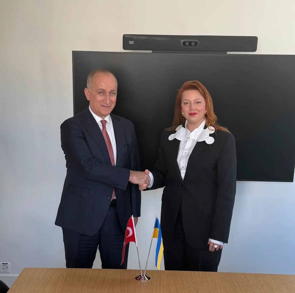 Bakan Yardımcısı Ömer Bulut'tan Ukrayna'ya Destek Mesajı: Cenevre'de Kritik Görüşme