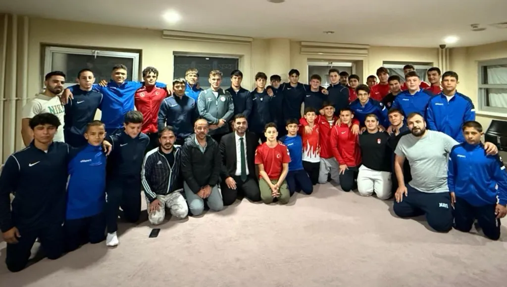 Afyonkarahisar'da Genç Sporcularla 'Akşam Dinlecesi' Başladı: İl Müdürü Osman Aşkın Bak Konuk Oldu