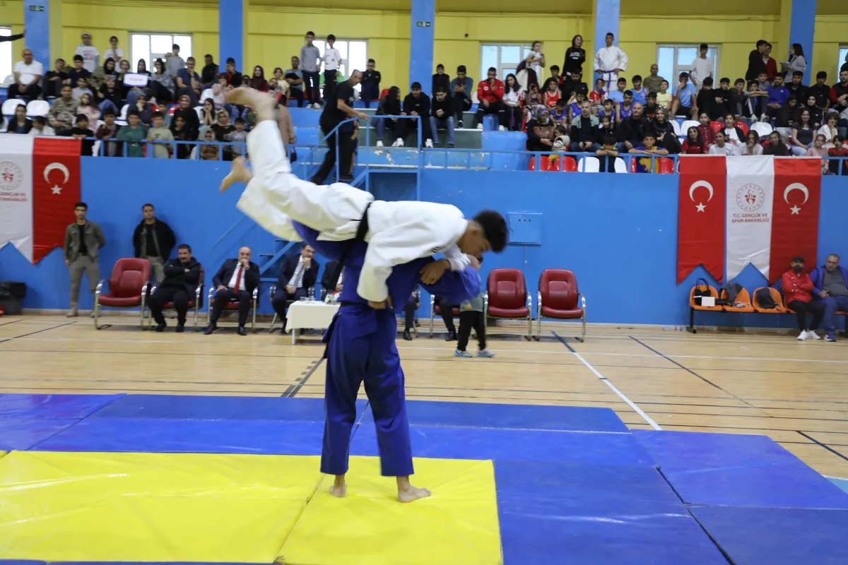 Ağrı'da Amatör Spor Haftası Coşkuyla Başladı: Gençlik ve Spor Bir Arada