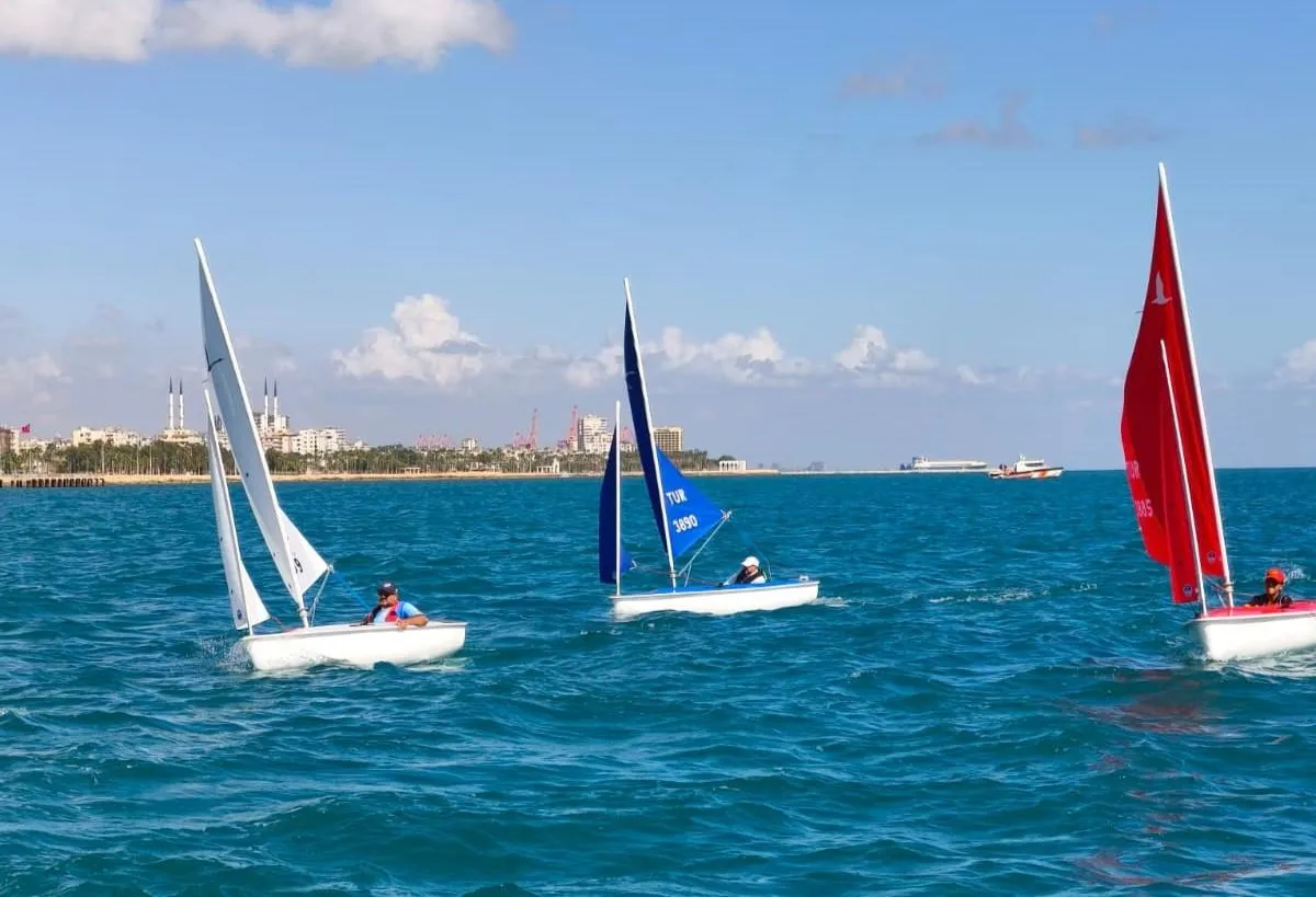 Mersin Marina'da 2025 TYF Para Yelken Türkiye Şampiyonası Heyecanı Başladı: Engelli Yelken Milli Takımı Belirleniyor!