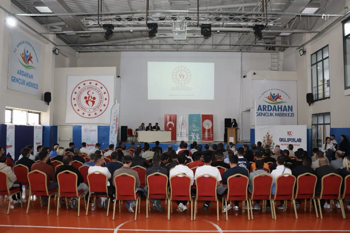 Ardahan'da Okul Sporları 2024-2025 Sezonu Değerlendirildi: Yeni Sezonun Planlaması Yapıldı