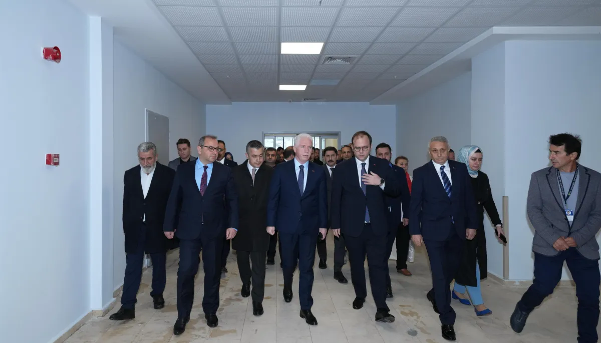 İstanbul Valisi Davut Gül'den Esenyurt'taki Yeni Hastane İnşaatına Ziyaret: Hizmete Giriş Hazırlıkları Tamamlanıyor