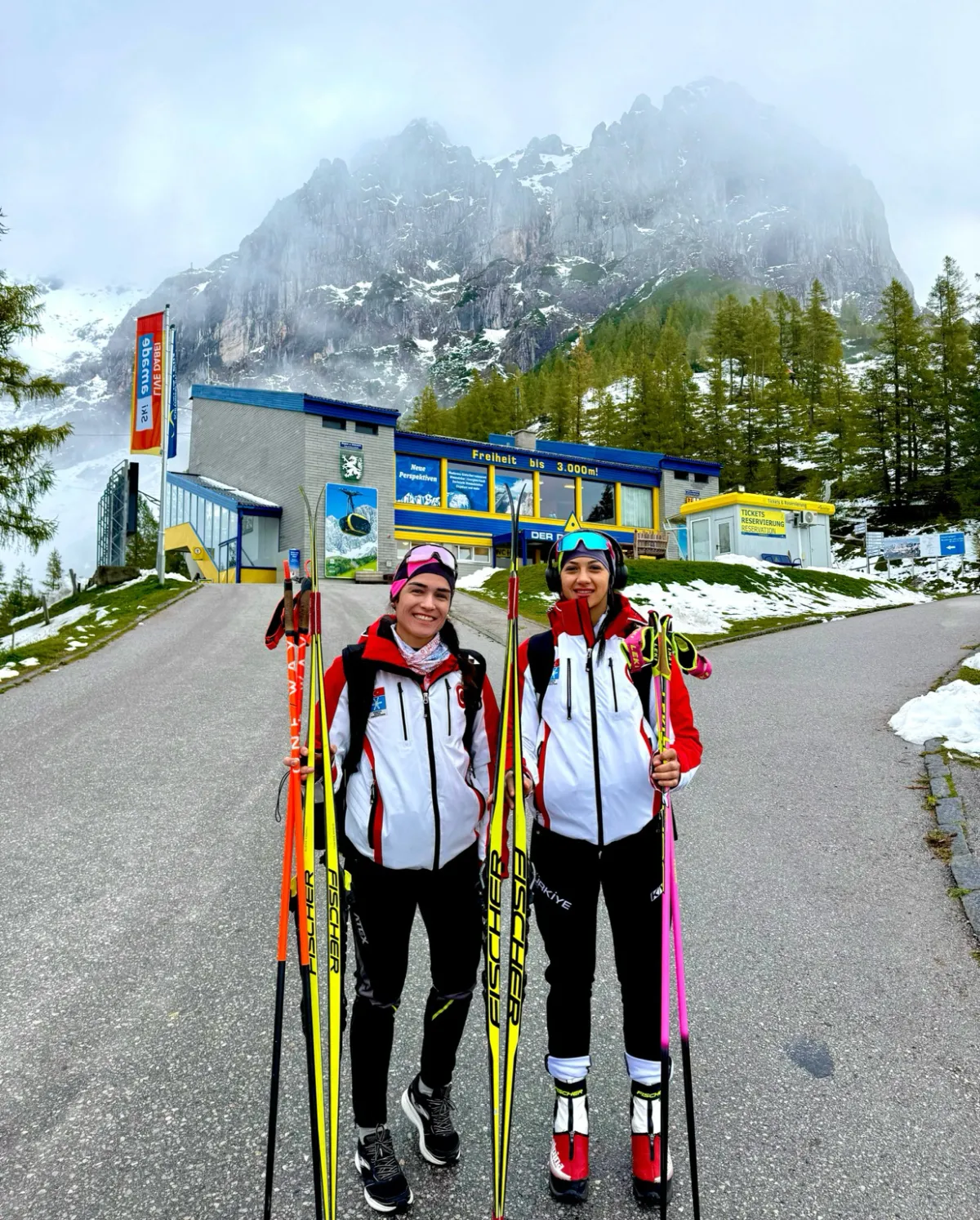 Türkiye Biathlon Olimpik Takımı, Avusturya'daki Buzul Kampında Yeni Sezon Hazırlıklarını Sürdürüyor