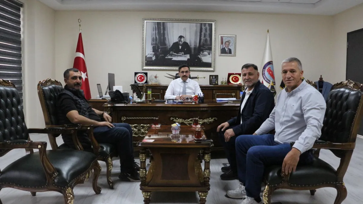 Kiğı Kaymakamı Çamkerten, Kuşçimeni Köyü Muhtarı Akay ve Heyetini Makamında Ağırladı