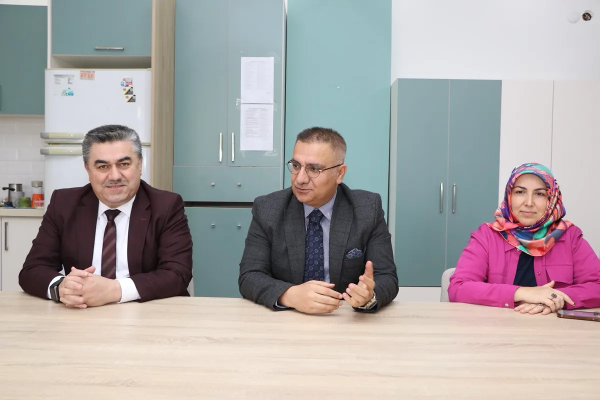 Sancaktepe Kaymakamı Yavuz'dan Şakir Demir İlkokulu Öğretmenlerine Ziyaret: Eğitimdeki Projeler Değerlendirildi