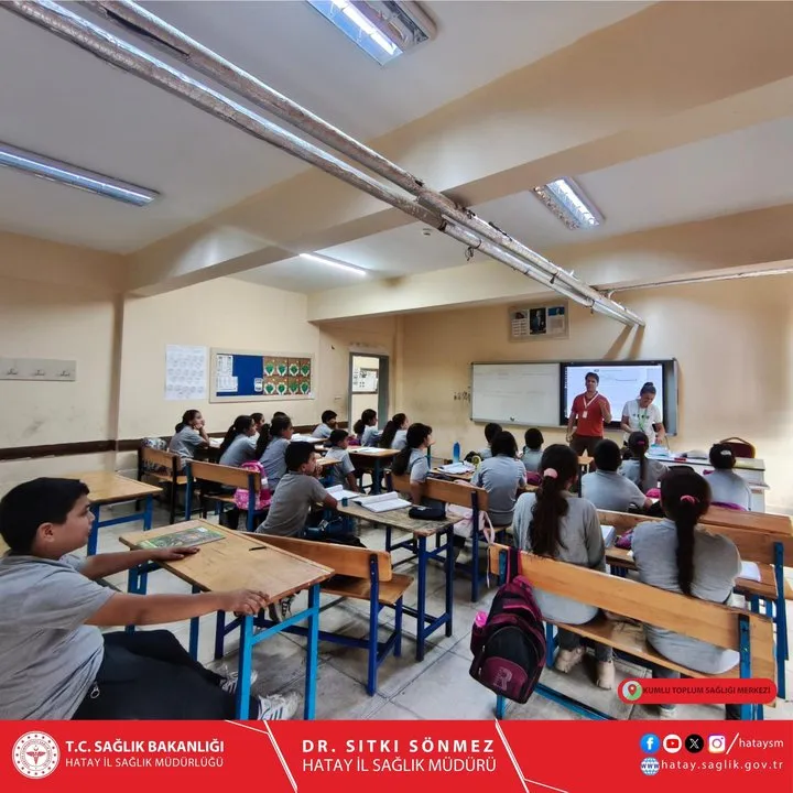 Hatay Kumlu'daki Okulda Uyuz ve Bit Taraması Gerçekleştirildi: Öğrencilere Hijyen Eğitimi Verildi