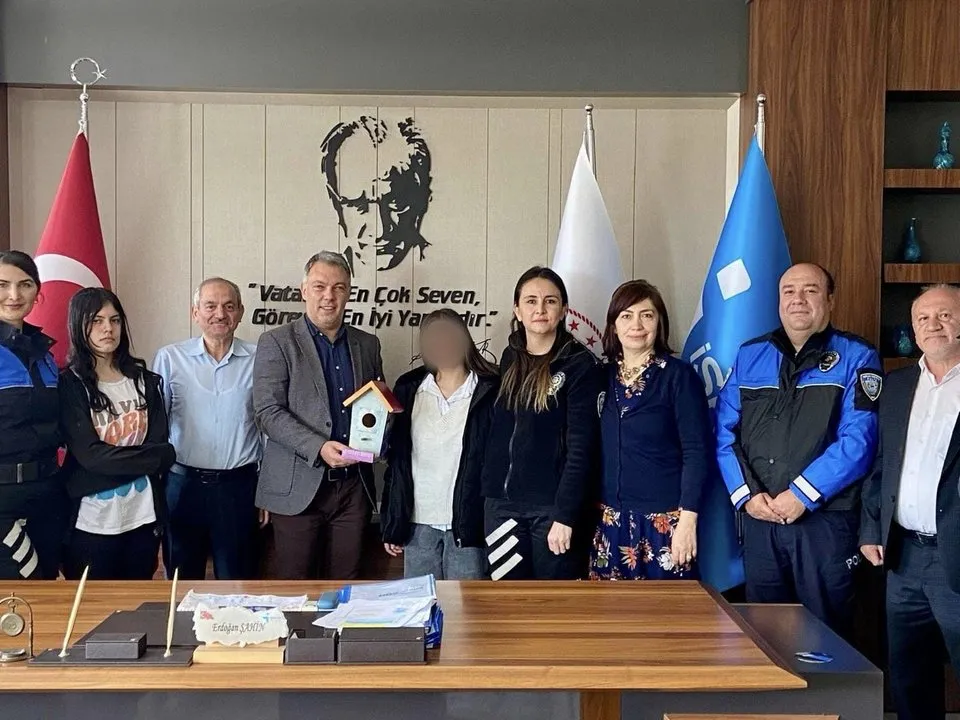 Kütahya Emniyet Müdürlüğü'nden Anlamlı Ziyaret: Özel Bireylerin El Emeğiyle Kuş Evleri Çalışma ve İş Kurumu'nda
