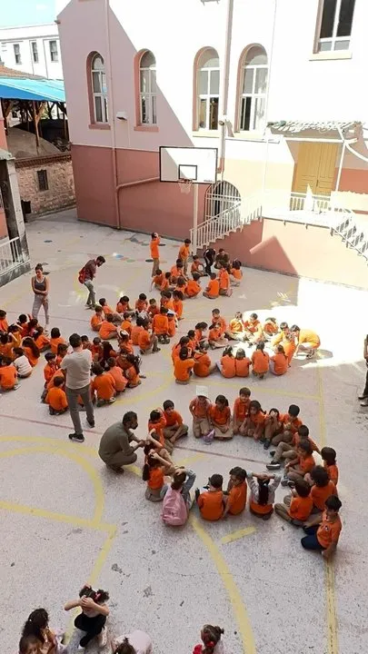 Beyoğlu'nda Uluslararası Afet Risklerinin Azaltılması Günü'nde Deprem Tatbikatları Gerçekleştirildi