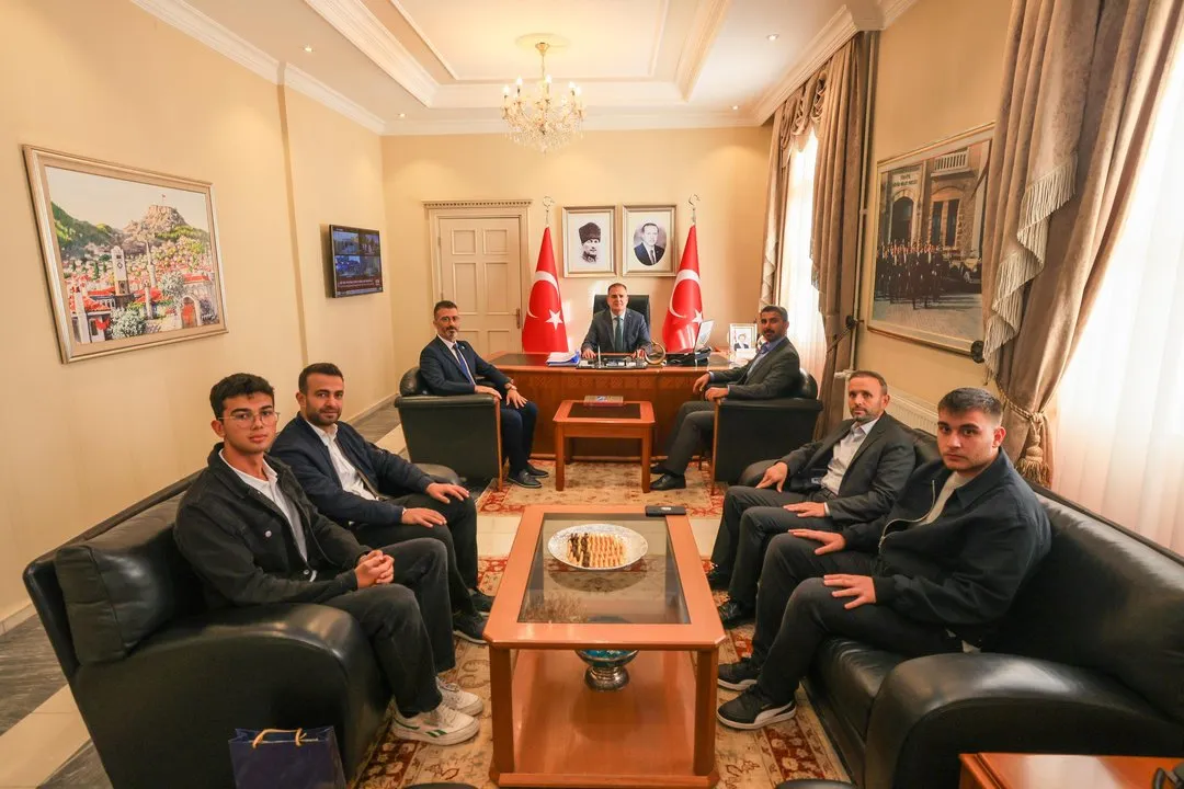 Muğla Valisi Dr. İdris Akbıyık, Anadolu Gençlik Derneği Heyetini Ağırladı