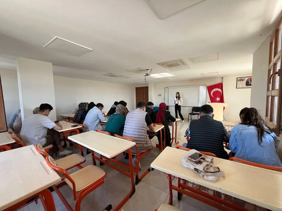 Adana'da Evlenecek Gençlere Yönelik "Evlenecek Gençlerin Desteklenmesi Projesi" Kapsamında Eğitim Verildi