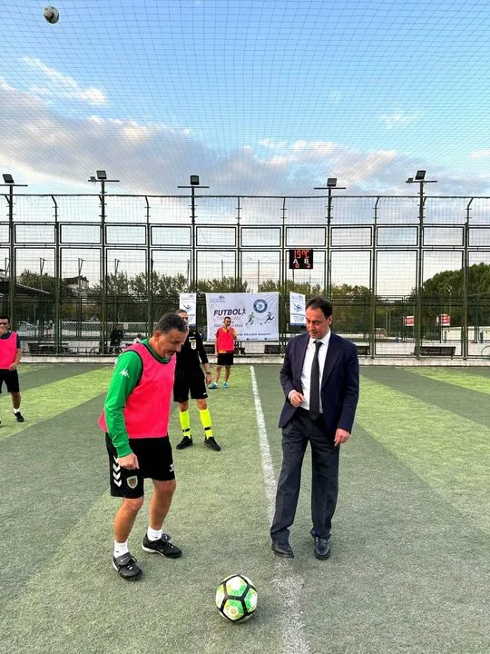 Nilüfer'de Öğretmenler Arası Futbol Turnuvası Coşkulu Bir Başlangıç Yaptı