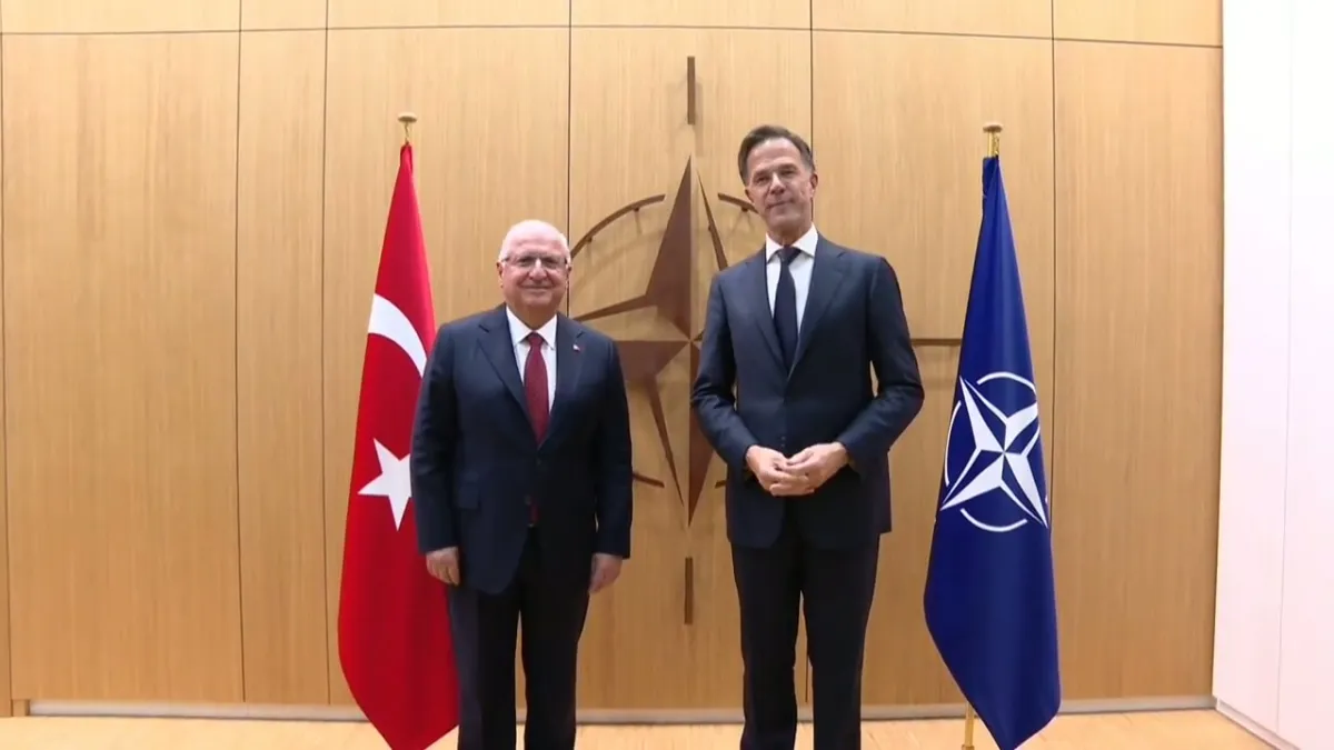 Millî Savunma Bakanı Güler, NATO Karargahı'nda Genel Sekreter Rutte ile Görüştü