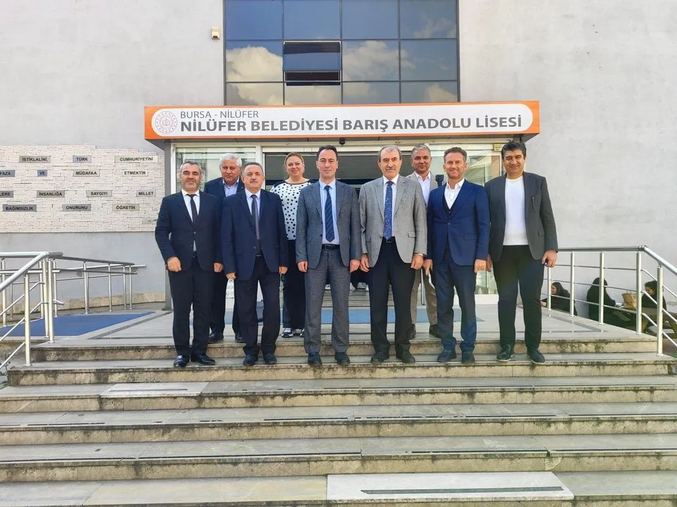 Nilüfer'de 2025-2026 Eğitim Yılı Hazırlık Toplantısı ve Müdür Gök'e Plaket
