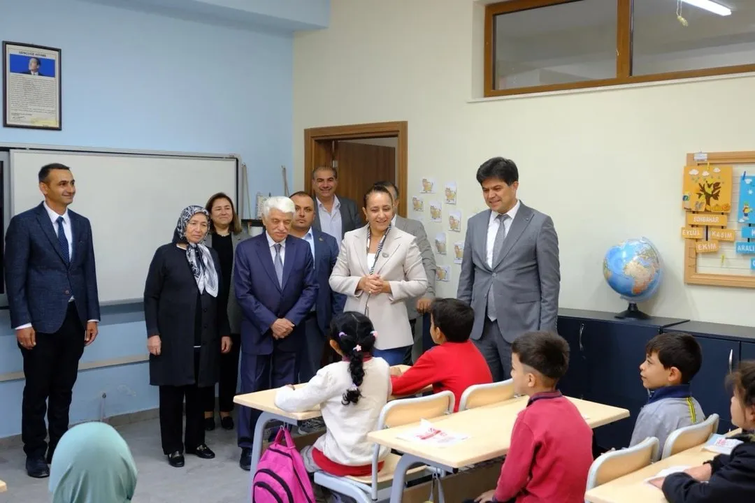 Burdur Valisi Tülay Baydar Bilgihan Yassıgüme İlkokulu'nu Ziyaret Etti