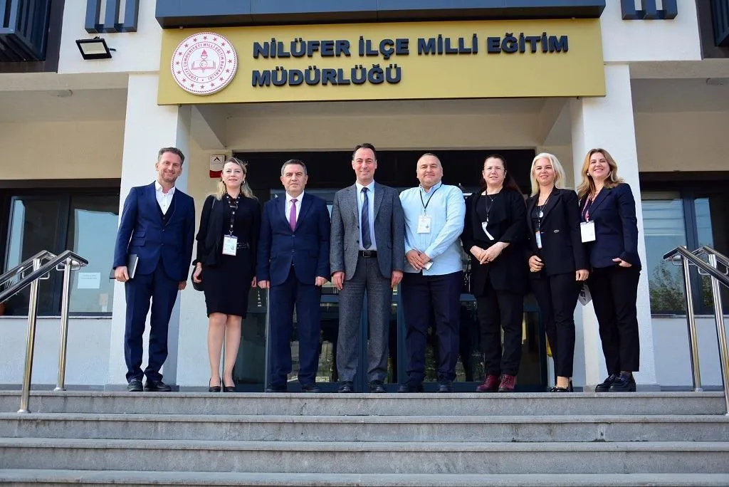 Otomotiv Lisesi Ekibi ve Müdürü, Nilüfer İlçe Milli Eğitim Müdürünü Ziyaret Etti