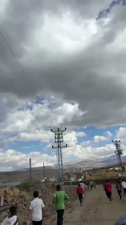 Ardahan'ın Koşan Yıldızları Projesi Hoçvan Hasköy'de Genç Yetenekleri Keşfetti