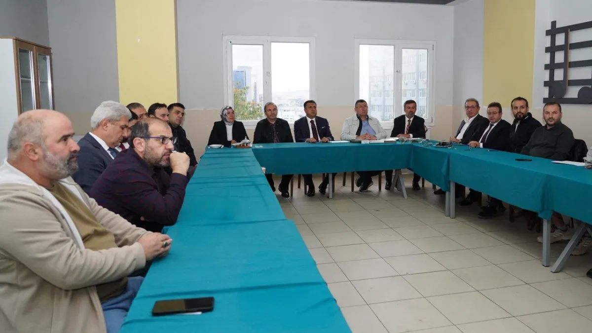 İl ve İlçe Millî Eğitim Müdürleri Hacı Mehmet Özdemir Kız İmam Hatip Lisesi'ni Ziyaret Etti