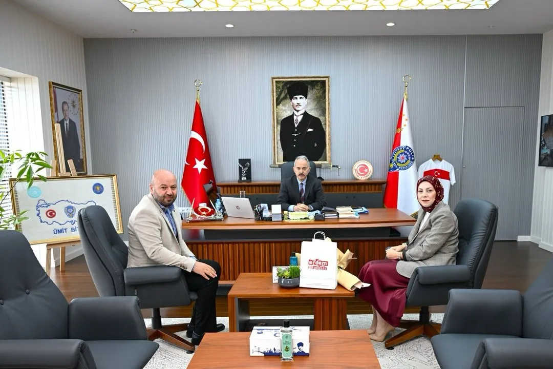 Yalova Erdem Anaokulu Yöneticileri, İl Emniyet Müdürlüğünü Ziyaret Etti