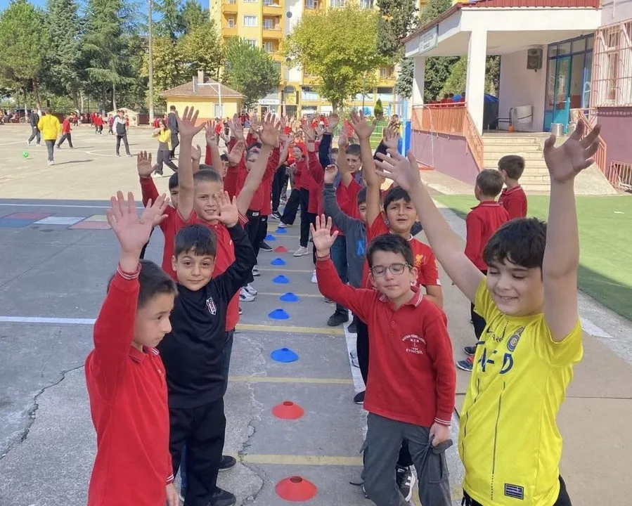 Eynesil Mustafa Yüksel İlkokulu'nda Spor Dalları Eğitimi Devam Ediyor