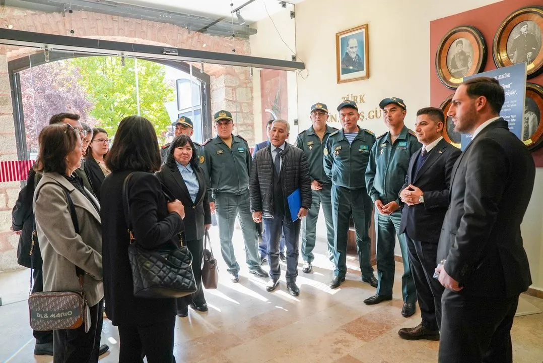 Kazakistan Savunma Bakanlığı Heyeti, MKE Müzesi'nde Türk Savunma Sanayiini İnceledi
