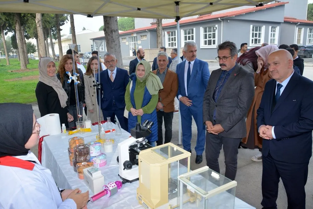 Şen Piliç MTAL'de Dünya Gıda Günü Etkinliği: Sunumlar ve Aşure İkramı