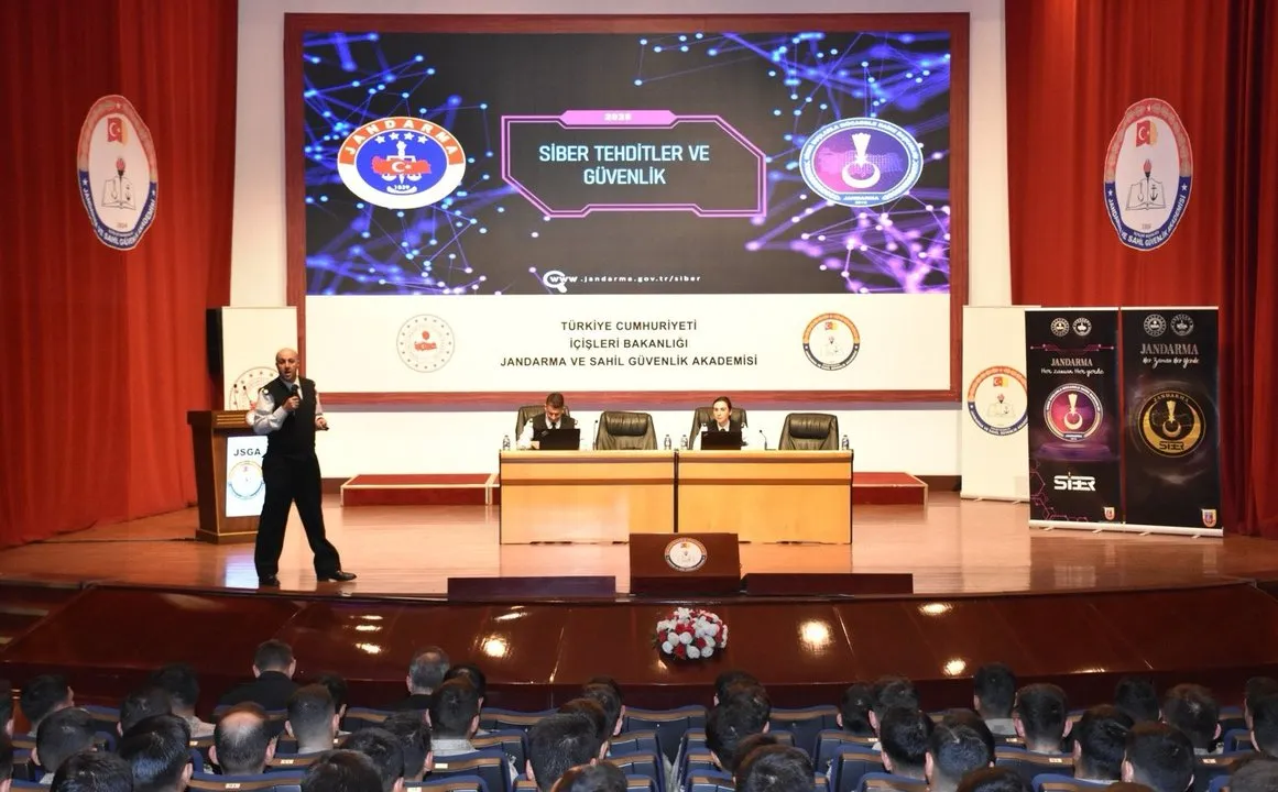 Jandarma ve Sahil Güvenlik Akademisi'nde Siber Güvenlik Konferansı Düzenlendi