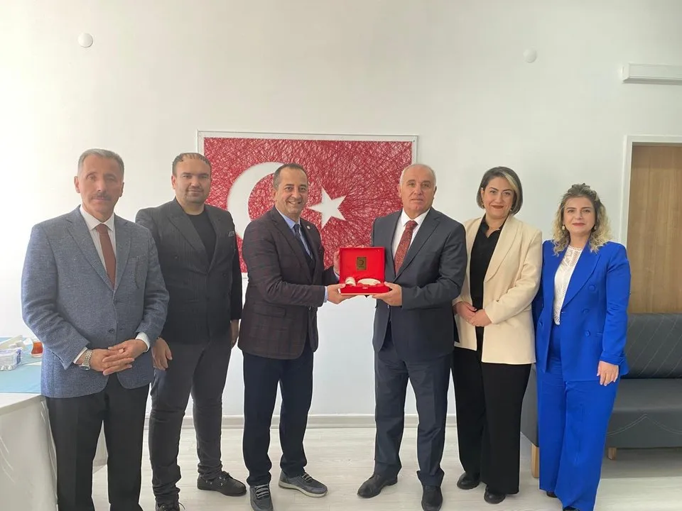 Türkiye Kızılay Heyeti, Sincan Kaymakamı Levent Kılıç'ı Ziyaret Etti