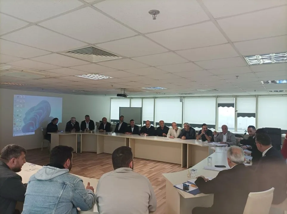 Sarıyer'de Amatör Futbol Kulüpleri Sorunlarını Kaymakam Kalaylı'ya İletti