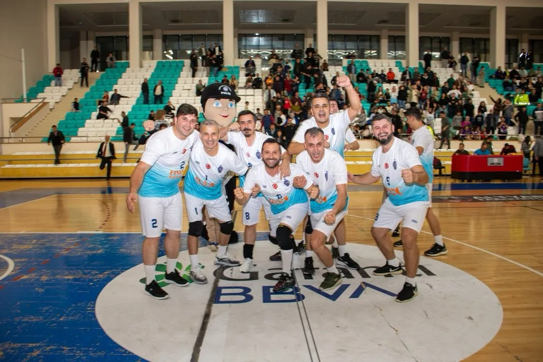 Sinop Emniyet Müdürlüğü Voleybol Turnuvasında Şampiyon Oldu