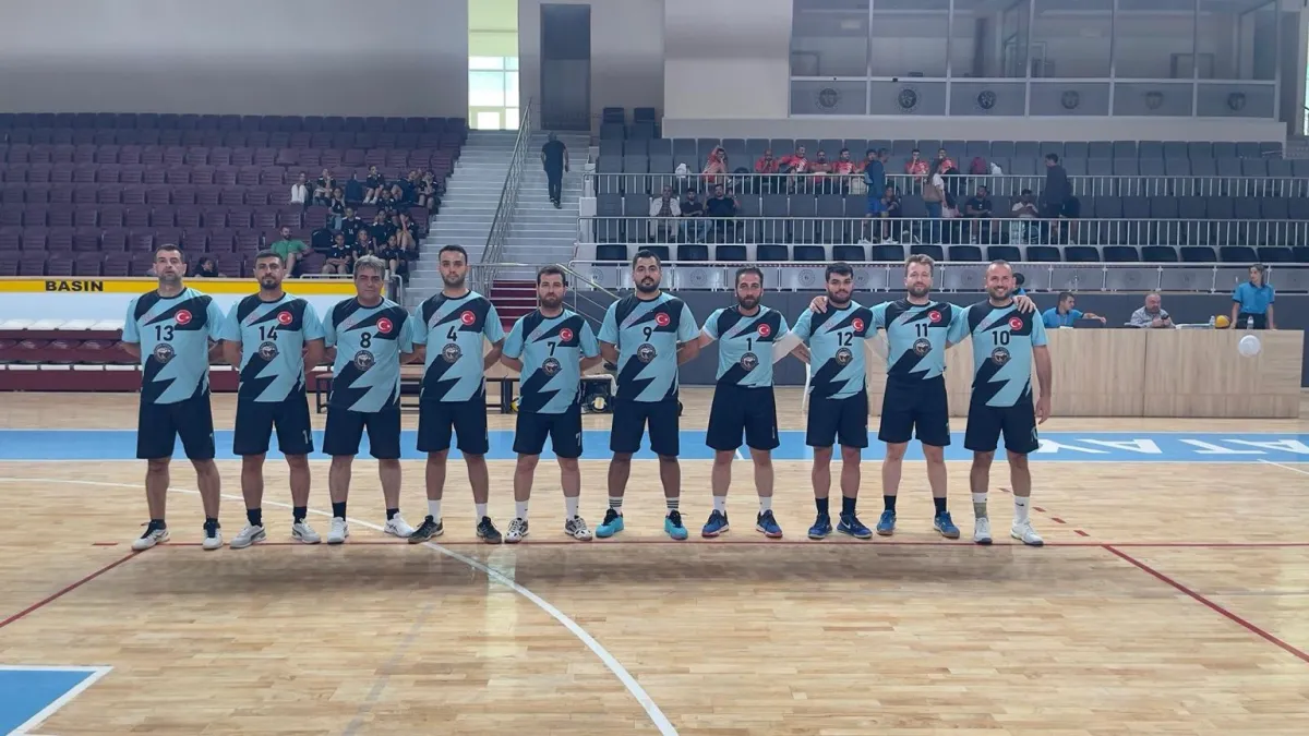 Kırıkhan Millî Eğitim Müdürlüğü Voleybol Takımı Hatay Yarı Finallerine Yükseldi