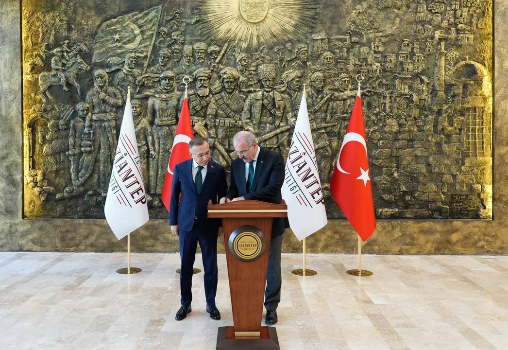 Çanakkale Heyeti Gaziantep Valisi Kemal Çeber'i Ziyaret Etti
