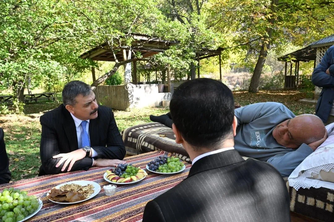 Erzurum Valisi Kıbrıs Gazisi Ahmet Koçak'ı Evinde Ziyaret Etti