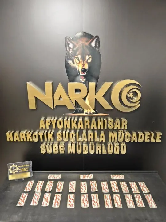 Afyonkarahisar Otogarı'nda Uyuşturucu Operasyonu: İki Kişi Gözaltına Alındı