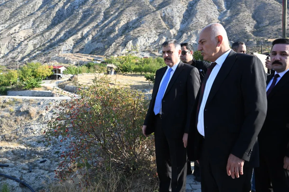 Erzurum Valisi Mustafa Çiftçi, Uzundere'deki Toprak Kayması Sonrası DSİ Çalışmalarını İnceledi