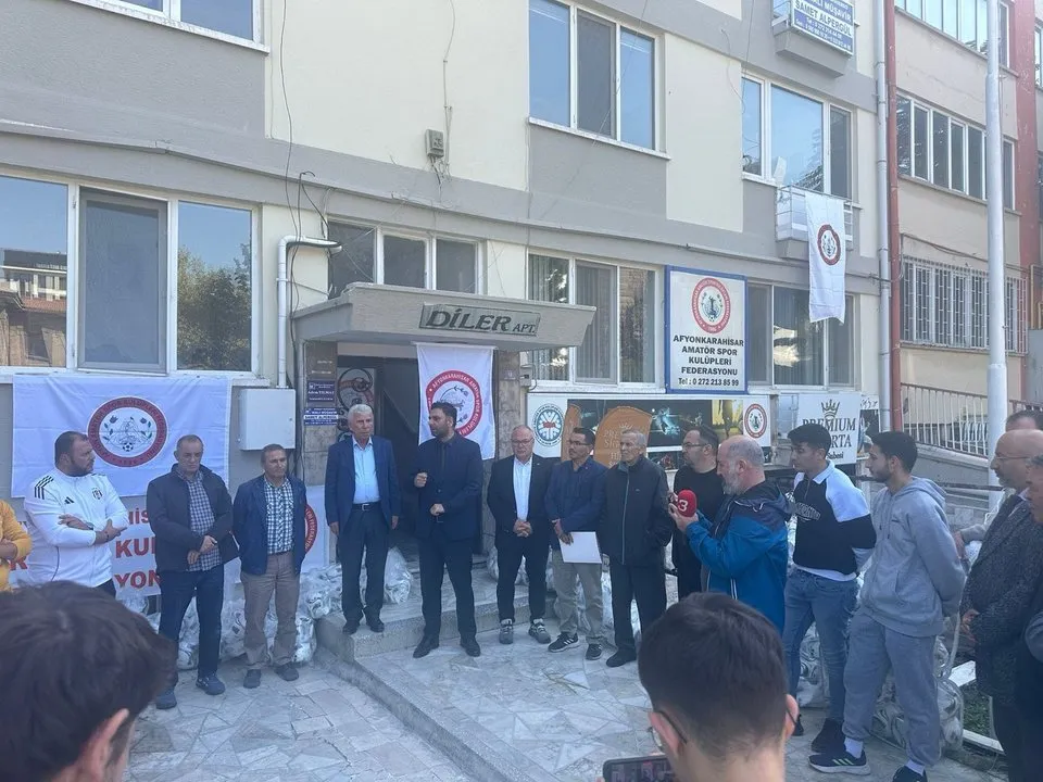 Afyonkarahisar'da Amatör Spor Kulüplerine Futbol Topu Desteği Sağlandı