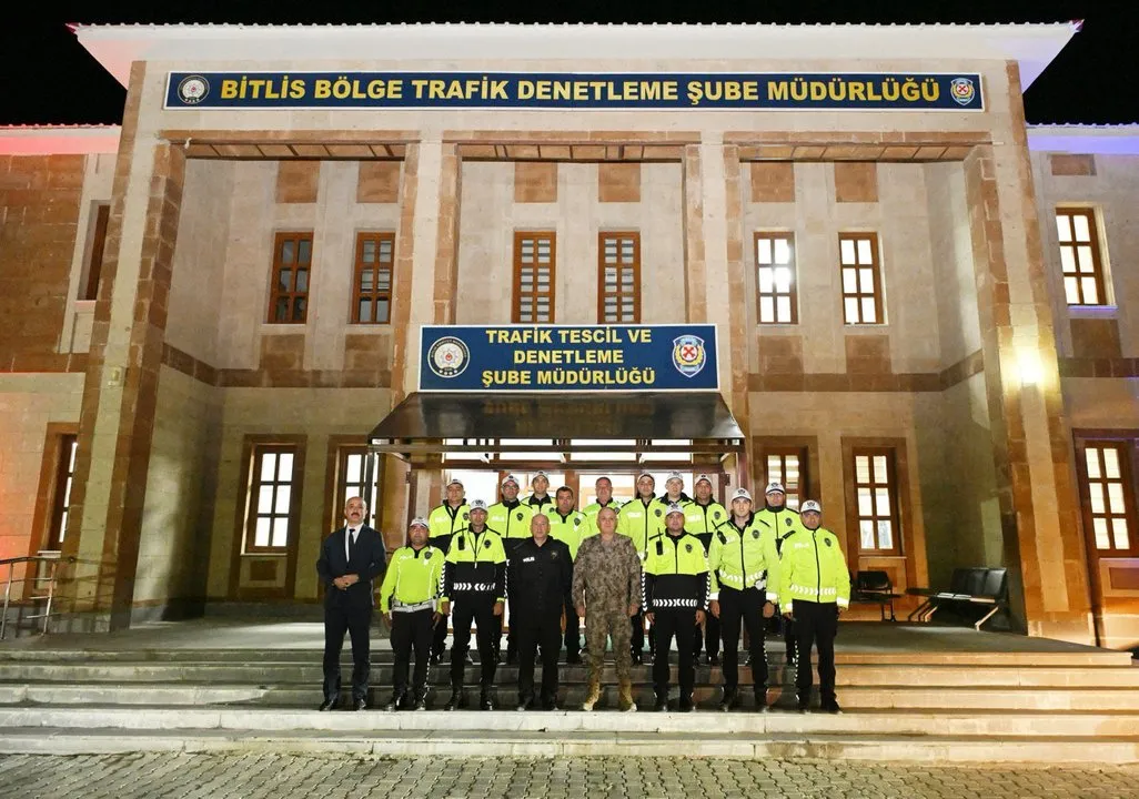 Bitlis Emniyet Müdürü Koray Şensoy Trafik Birimlerini Ziyaret Etti