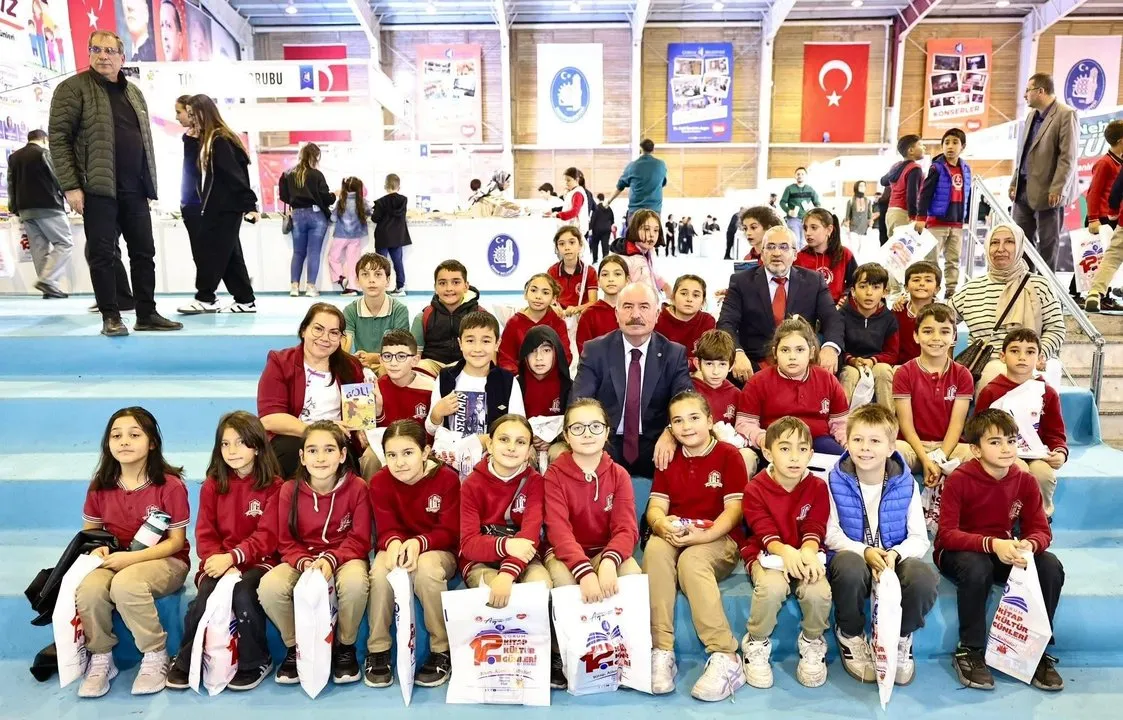 Çorum'da 12. Kitap Kültür Günleri Fuarı Vali Çalgan'ın Katılımıyla Yoğun İlgi Gördü