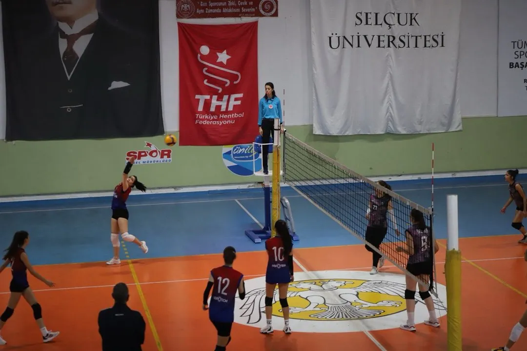 Yıldız Kızlar Voleybol Ligi'nde Heyecan: Esentepe Koleji Ballas Spor ile Karşılaşıyor
