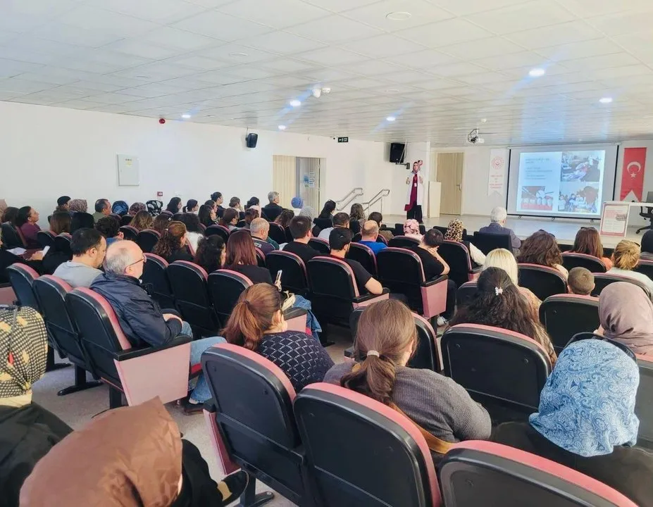 Pamukkale Sağlık Müdürlüğü'nden Ailelere KETEM ve Ücretsiz Hizmetler Eğitimi