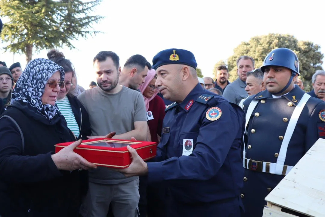 Uşak'ta Eski Jandarma Kıdemli Başçavuş Samim Paksoy Son Yolculuğuna Uğurlandı