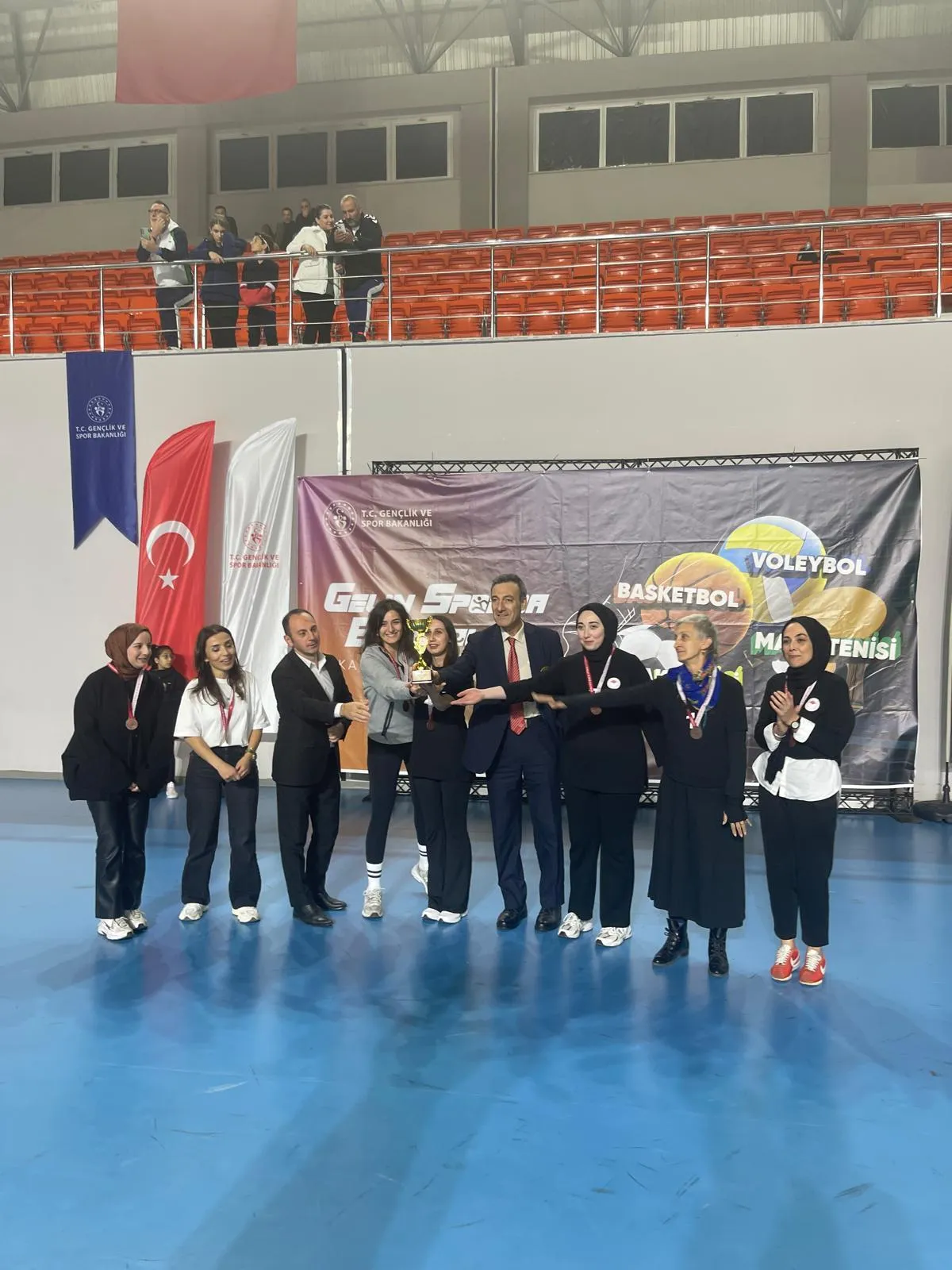 Trabzon İl Tarım Müdürlüğü Voleybol Takımını Tebrik Etti