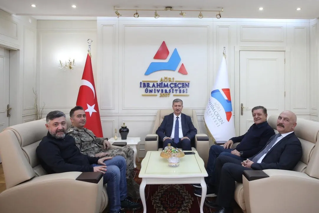 Ağrı Emniyet Müdürü, Üniversite Rektörü ve Dekanını Ziyaret Etti, Öğrencilerle Buluştu