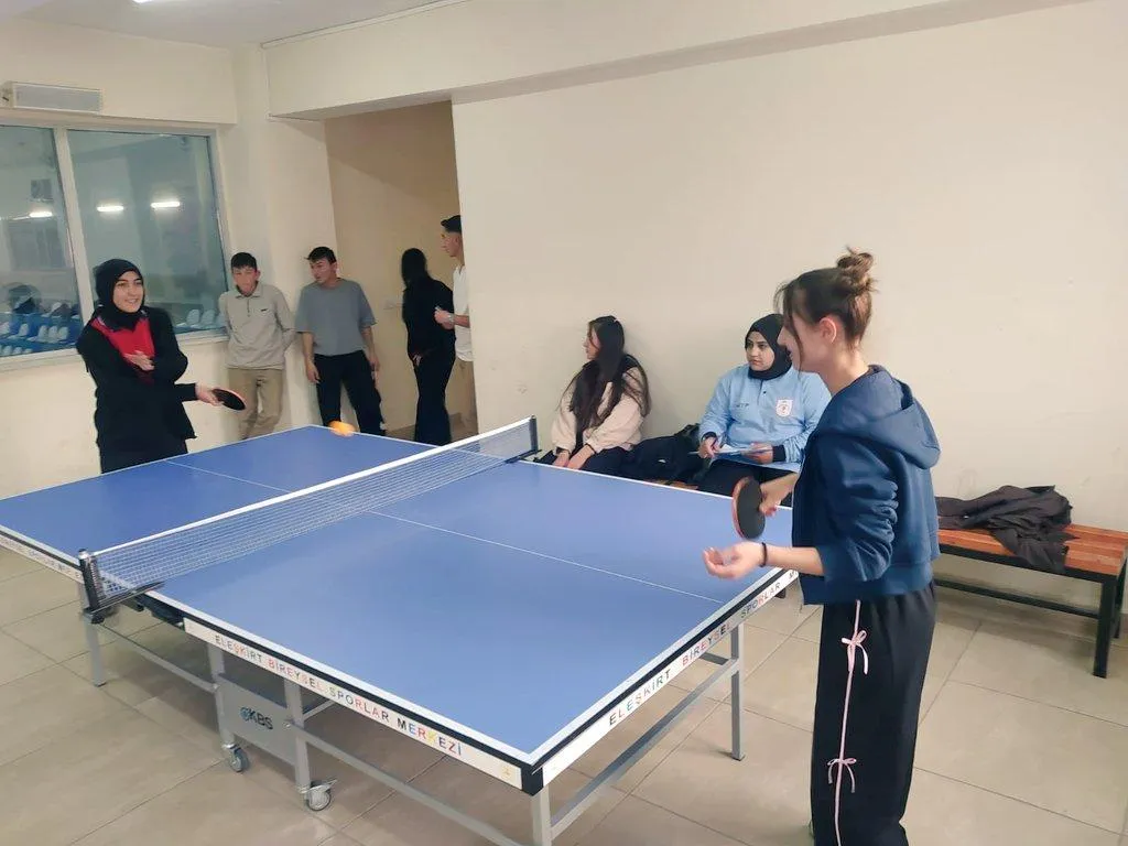 Ağrı'da 29 Ekim Cumhuriyet Kupası Masa Tenisi Turnuvası Tamamlandı