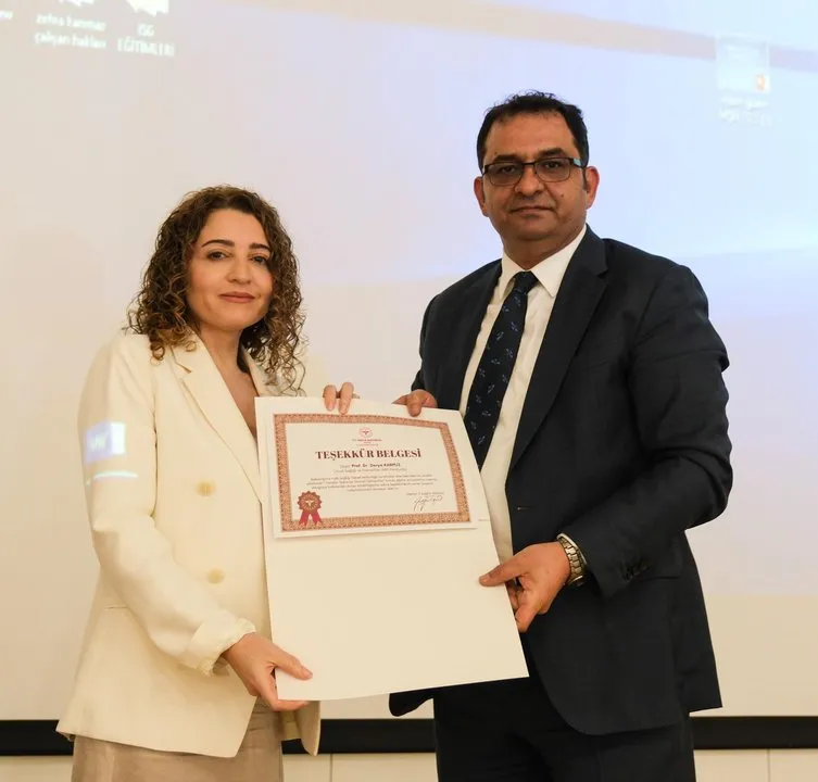 Mersin'de Aile Hekimlerine Yönelik 'Tanıdan Tedaviye' Eğitim Programı Düzenlendi