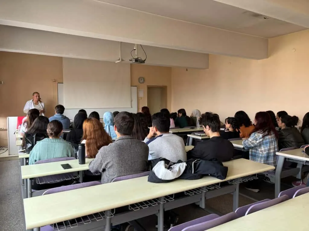 Giresun'da Meme Kanseri Farkındalık Eğitimi: KETEM'den Öğrencilere ve Kursiyerlere Bilgilendirme